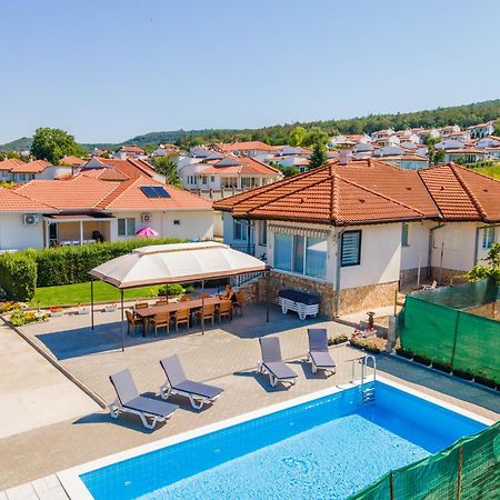 Geranium Holliday Villas Obrochishte Esterno foto