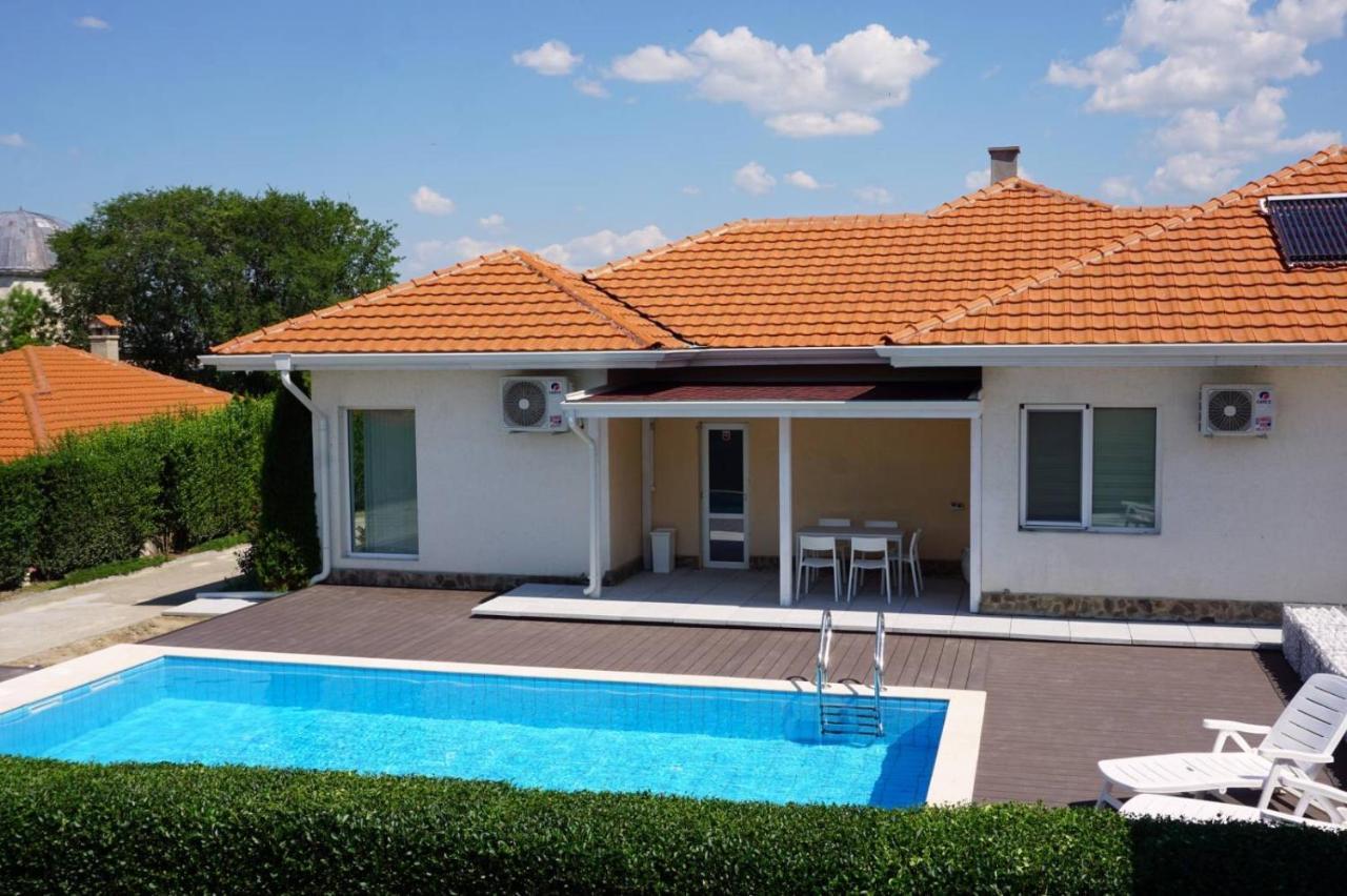 Geranium Holliday Villas Obrochishte Esterno foto
