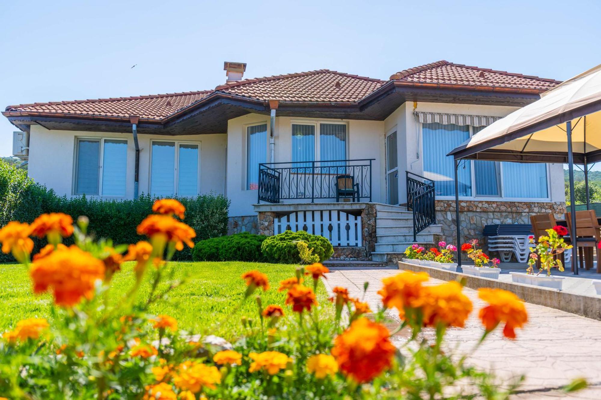Geranium Holliday Villas Obrochishte Esterno foto